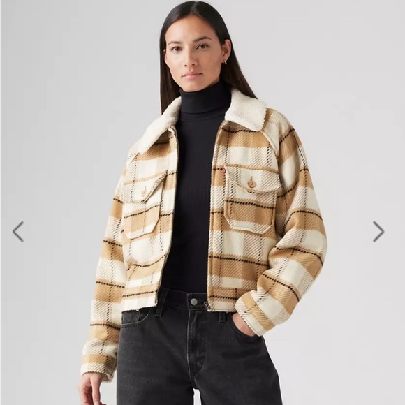 NWT Levi's Shrunken '90s Flannel Jacket in Tan and Cream Plaid - Picture 3 of 10
